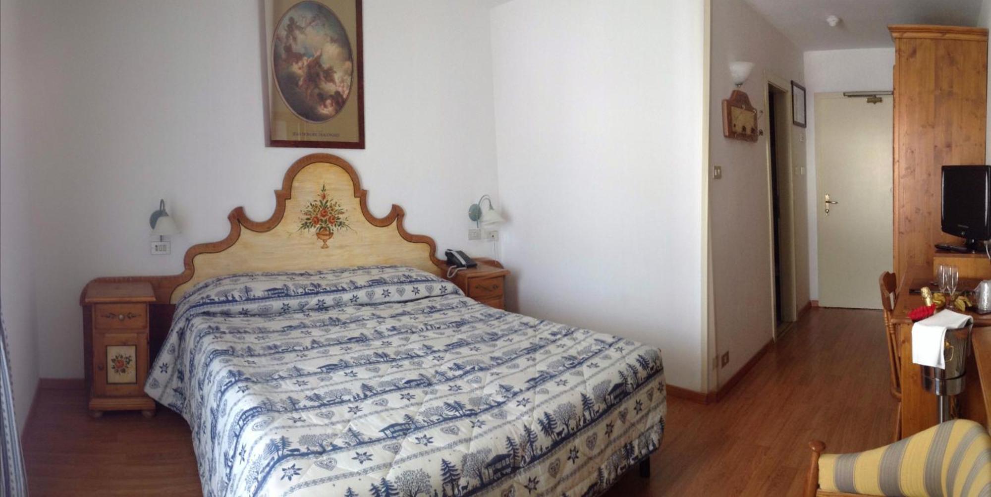 Park Hotel Mater Dei Поцца-ди-Фасса Номер фото