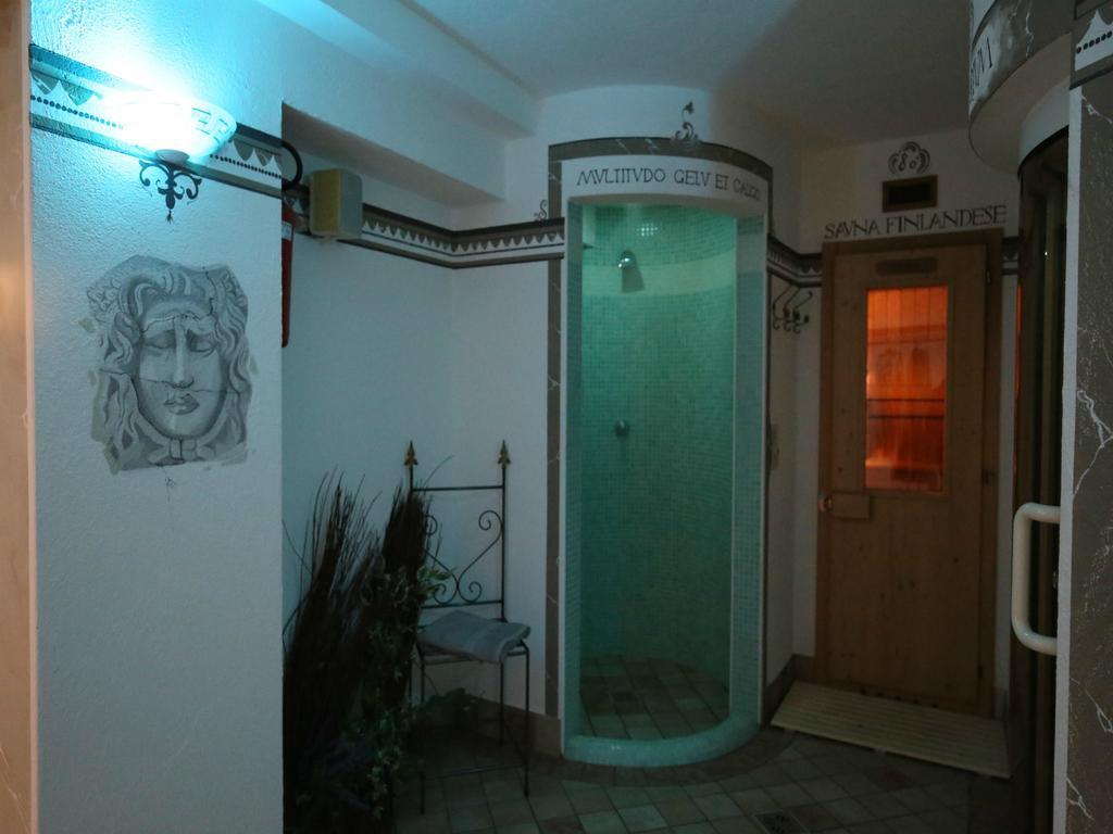 Park Hotel Mater Dei Поцца-ди-Фасса Экстерьер фото