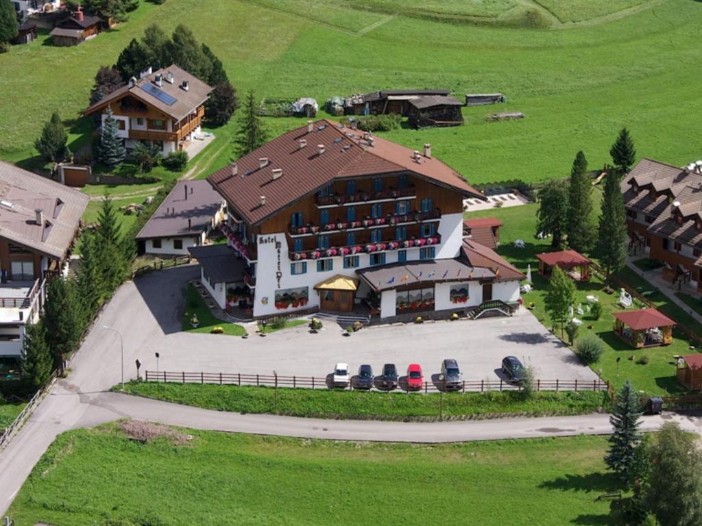 Park Hotel Mater Dei Поцца-ди-Фасса Экстерьер фото